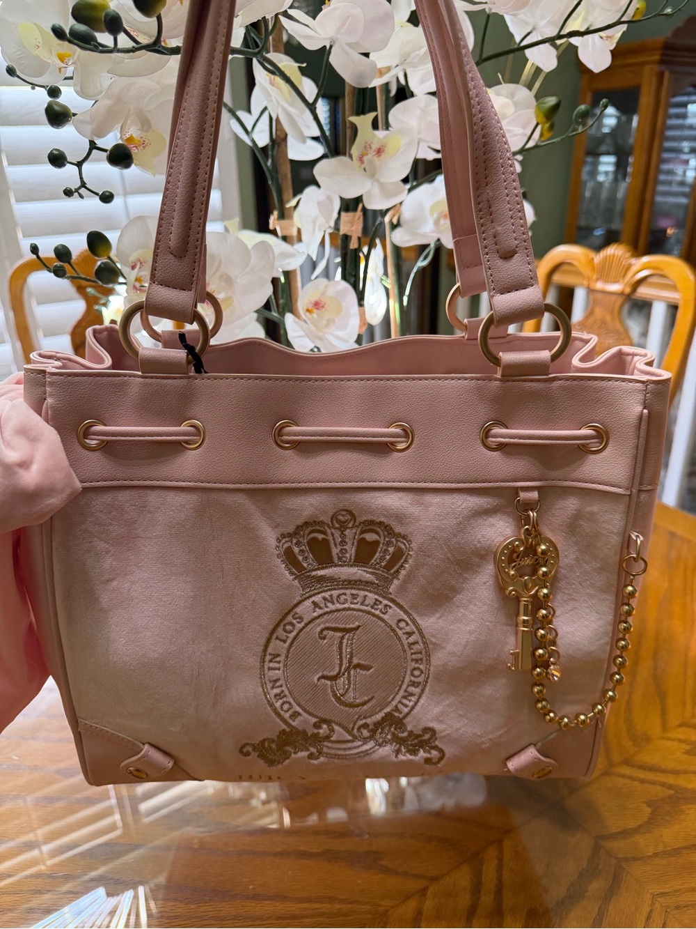 NWT JUICY COUTURE DAYDREAMER Pink suede Classic Lover’s Tote with Crown Emblem